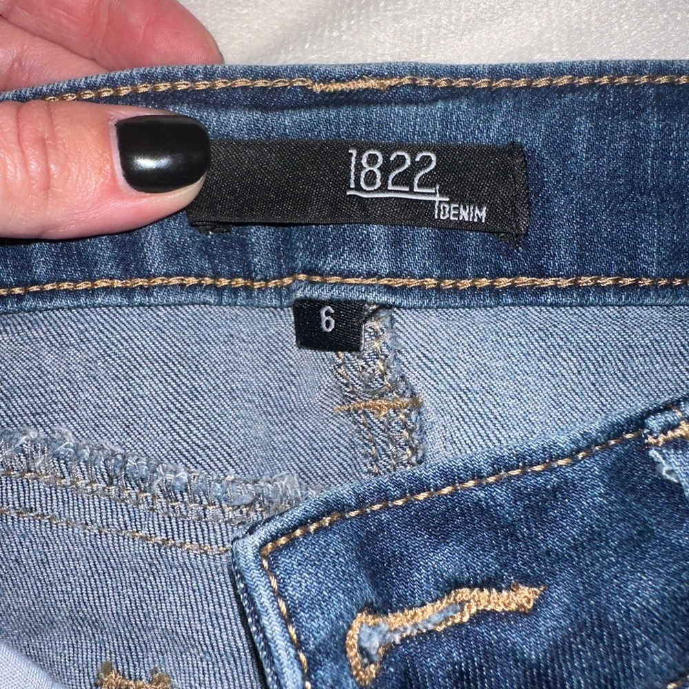 1822 Denim Women's Classic Blue Jeans